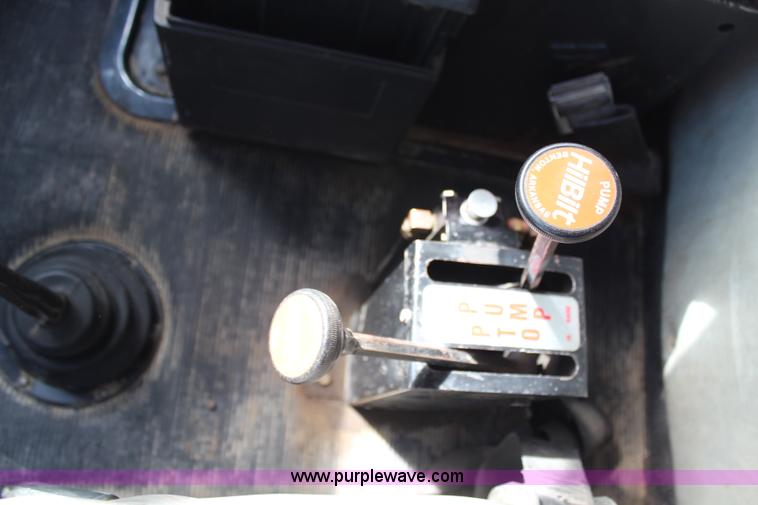 image for item H6831 1987 Kenworth T600A dump truck