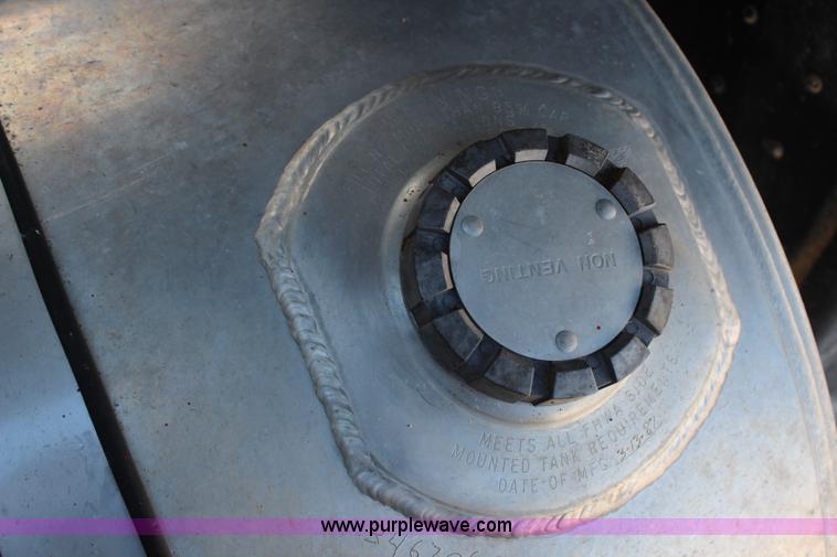 image for item H6831 1987 Kenworth T600A dump truck