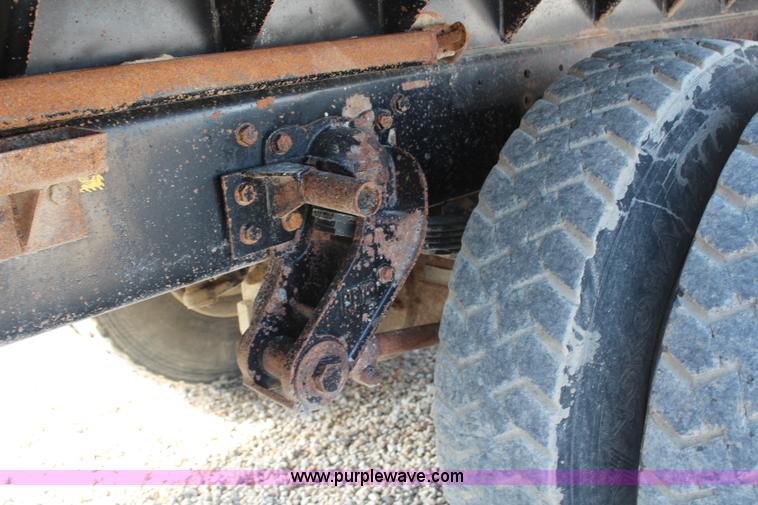 image for item H6831 1987 Kenworth T600A dump truck