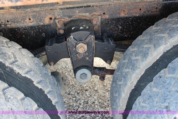 image for item H6831 1987 Kenworth T600A dump truck