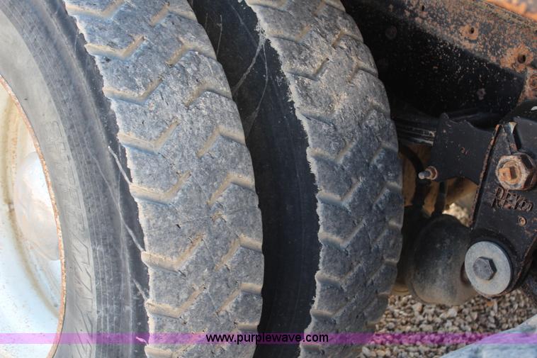 image for item H6831 1987 Kenworth T600A dump truck