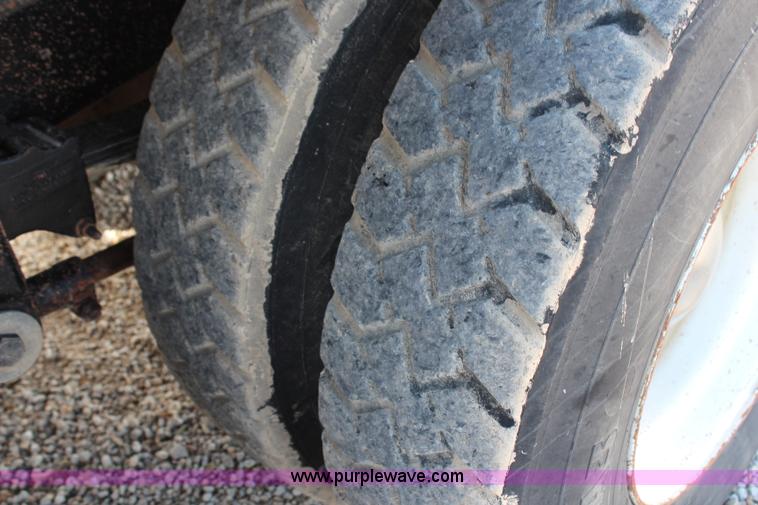 image for item H6831 1987 Kenworth T600A dump truck