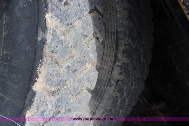 image for item H6831 1987 Kenworth T600A dump truck