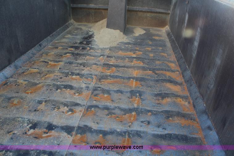 image for item H6831 1987 Kenworth T600A dump truck