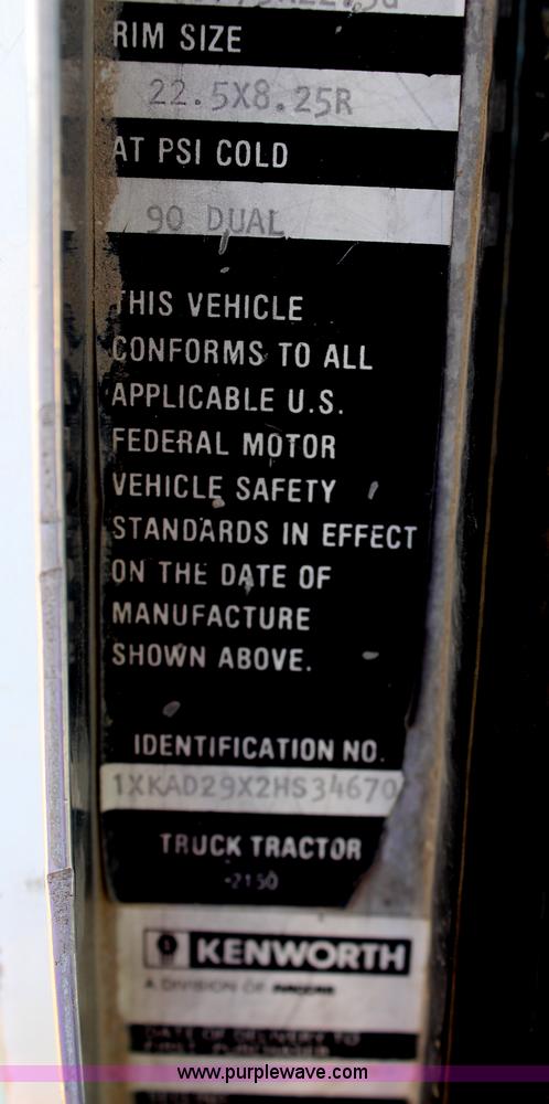 image for item H6831 1987 Kenworth T600A dump truck