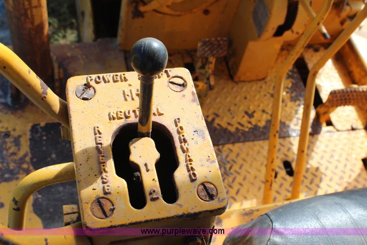 image for item H6838 1972 International TD15 dozer