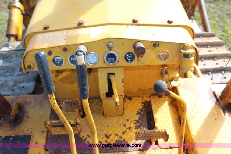 image for item H6838 1972 International TD15 dozer