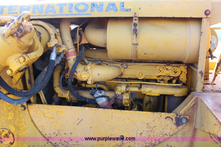 image for item H6838 1972 International TD15 dozer