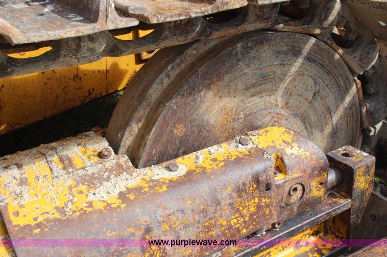image for item H6838 1972 International TD15 dozer