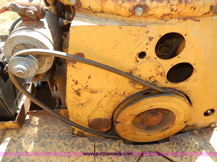image for item H6867 Caterpillar D6 dozer