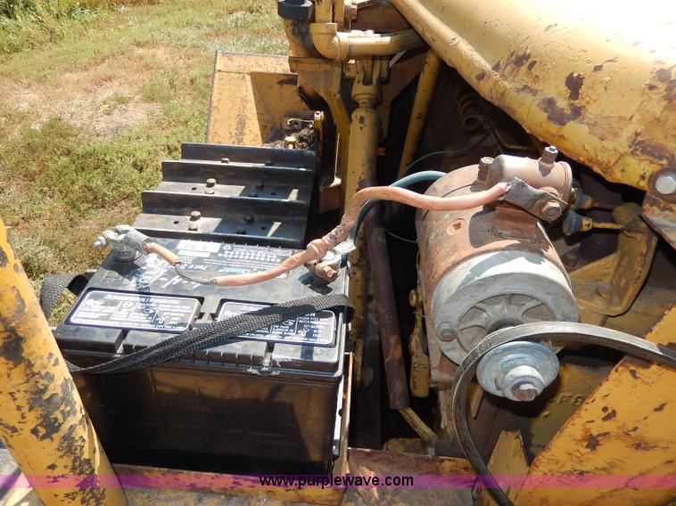 image for item H6867 Caterpillar D6 dozer