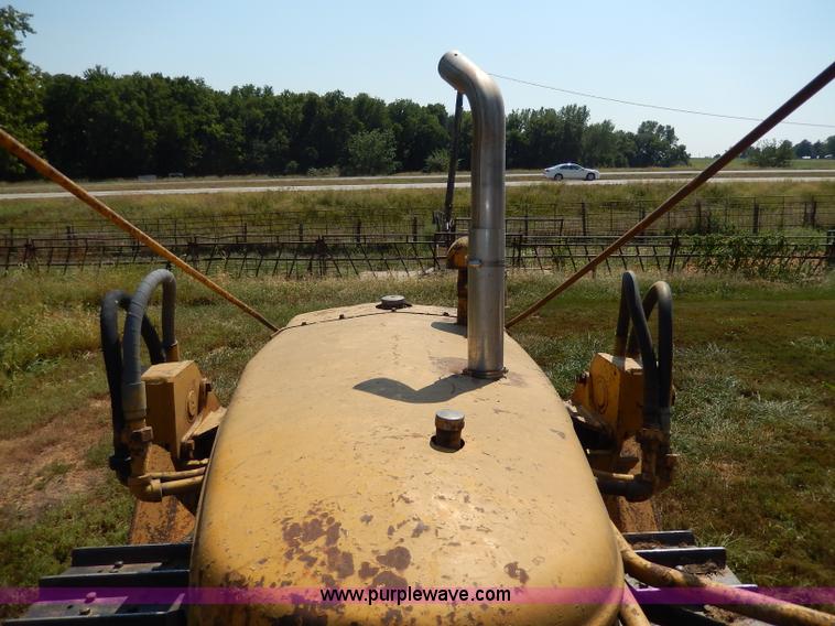 image for item H6867 Caterpillar D6 dozer