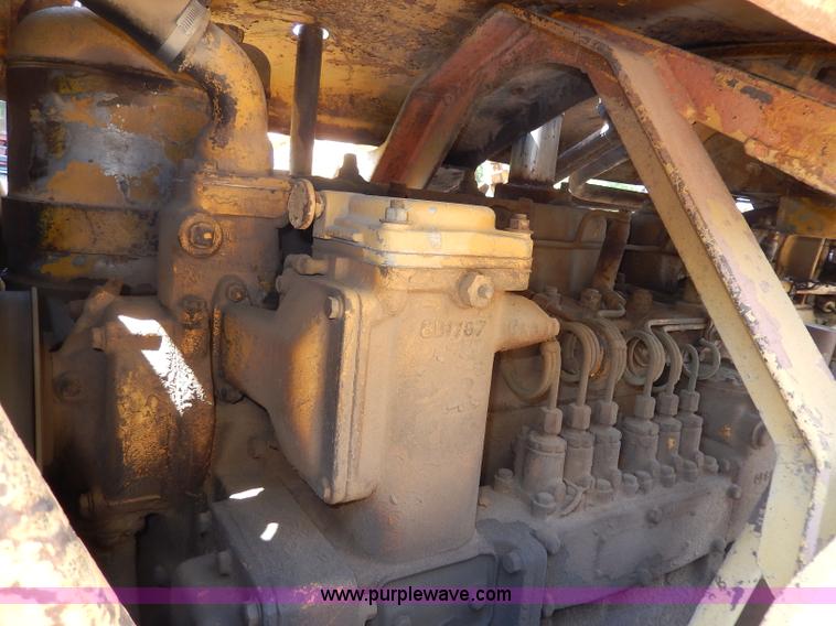 image for item H6867 Caterpillar D6 dozer