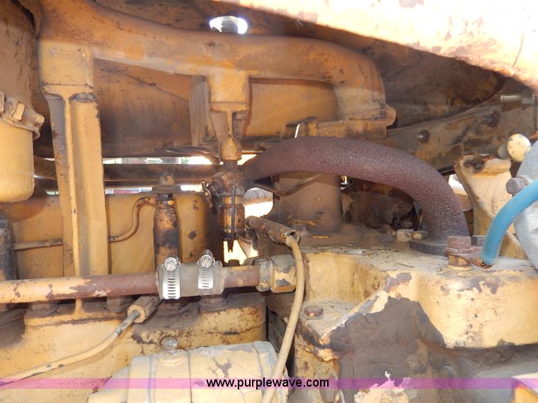 image for item H6867 Caterpillar D6 dozer