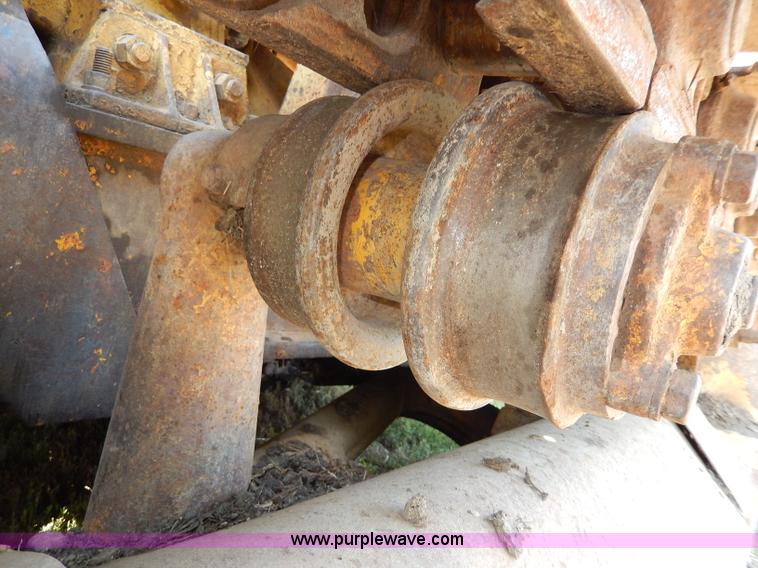 image for item H6867 Caterpillar D6 dozer