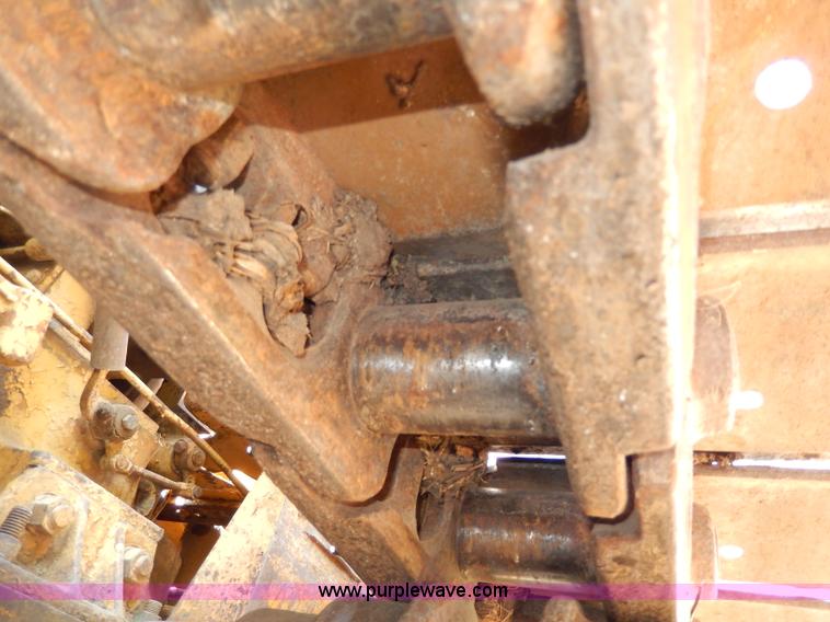 image for item H6867 Caterpillar D6 dozer