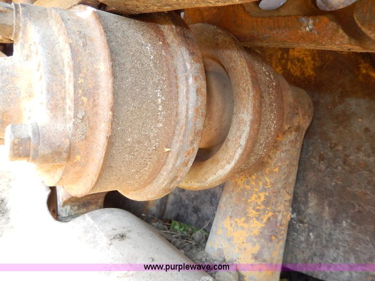 image for item H6867 Caterpillar D6 dozer