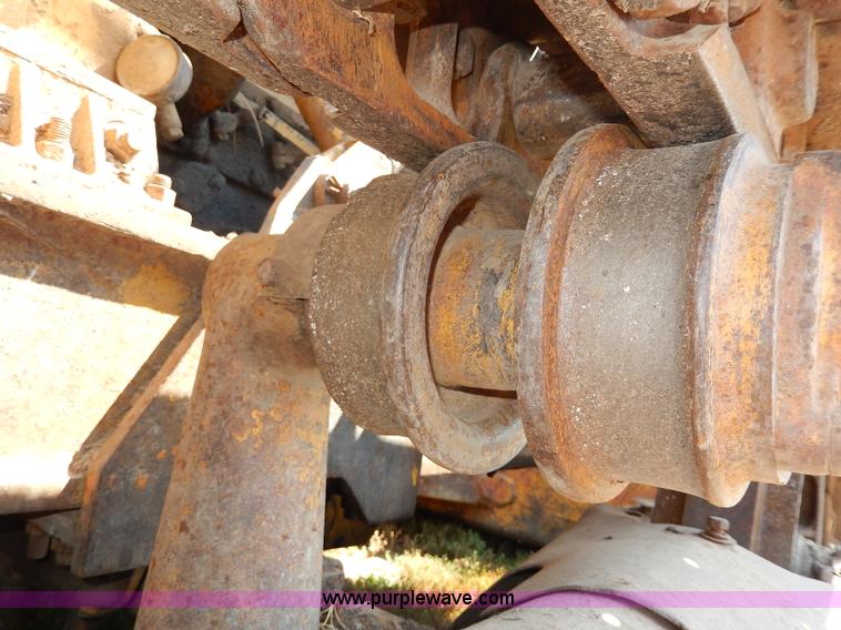 image for item H6867 Caterpillar D6 dozer