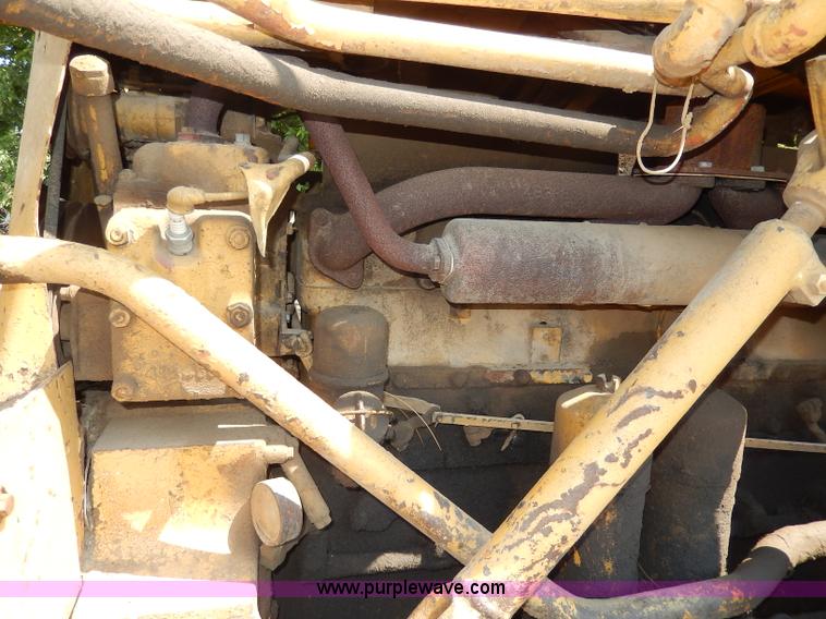 image for item H6867 Caterpillar D6 dozer
