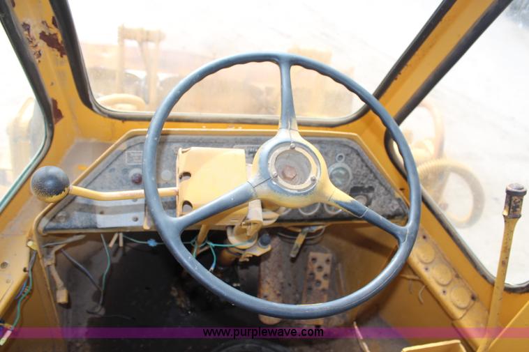 image for item H6926 1974 Fiat-Allis 605 wheel loader