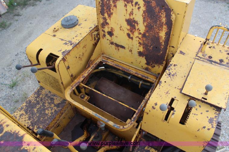 image for item H6976 International 500C track loader