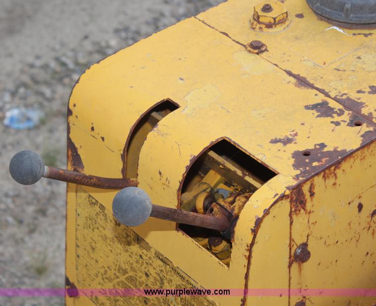 image for item H6976 International 500C track loader