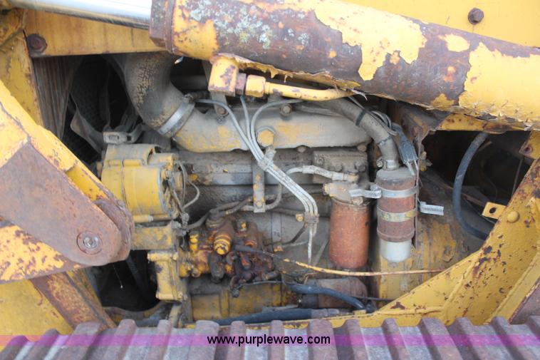 image for item H6976 International 500C track loader