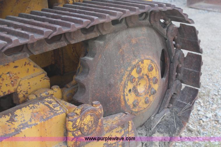 image for item H6976 International 500C track loader