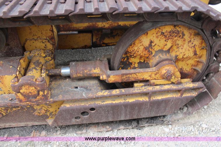 image for item H6976 International 500C track loader