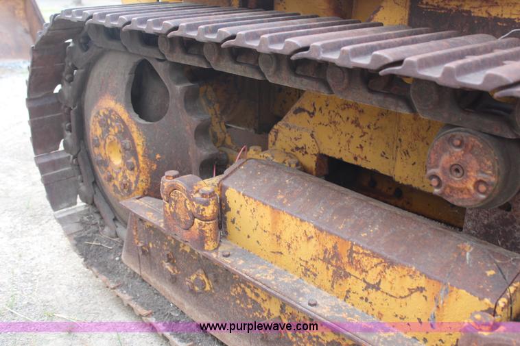 image for item H6976 International 500C track loader