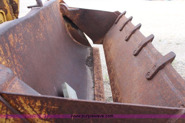 image for item H6976 International 500C track loader