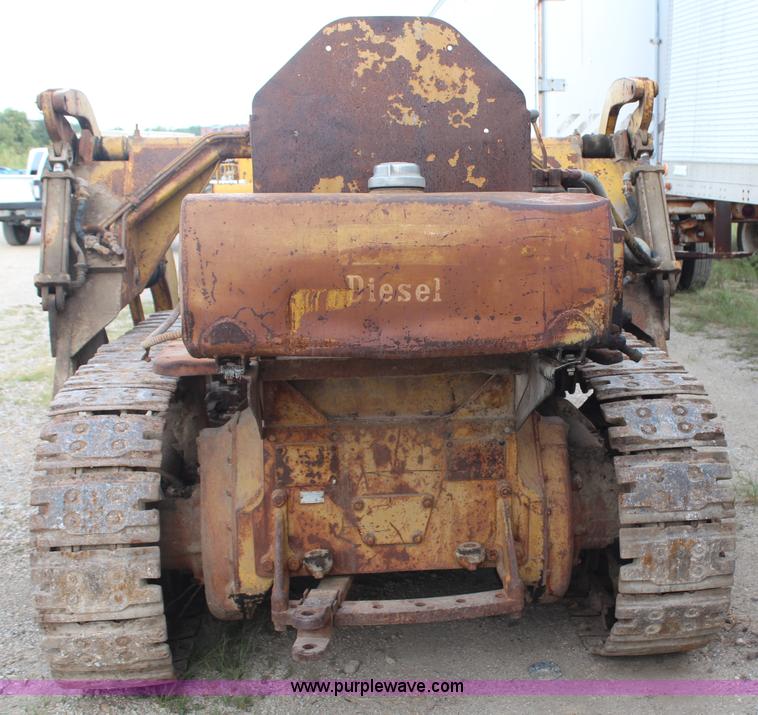 image for item H6977 1946 Caterpillar D4 track loader