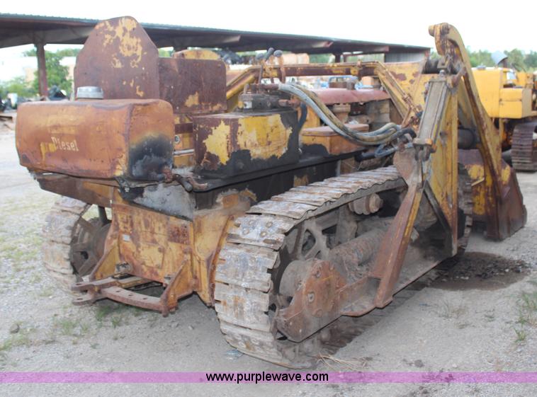 image for item H6977 1946 Caterpillar D4 track loader