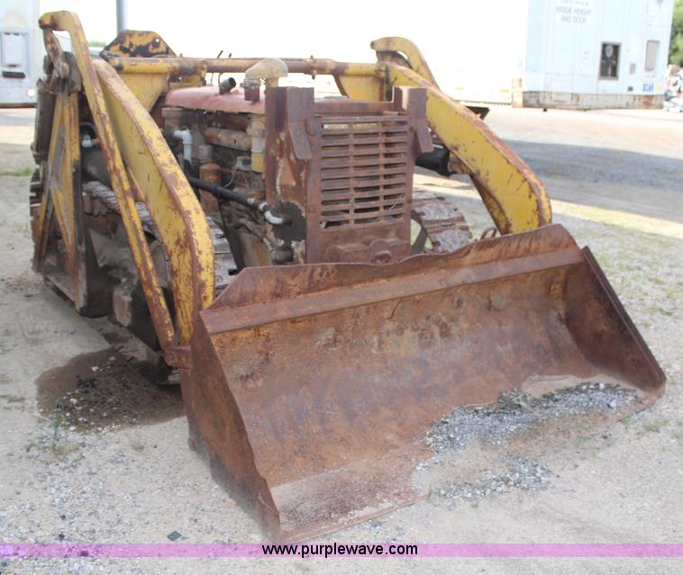 image for item H6977 1946 Caterpillar D4 track loader