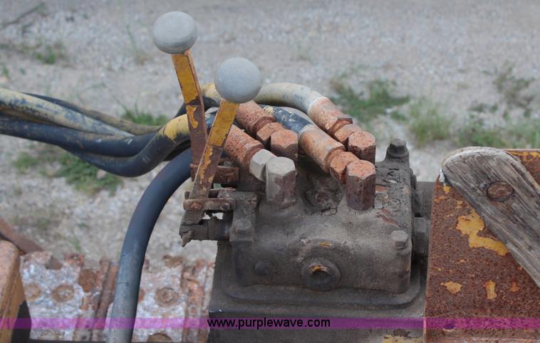 image for item H6977 1946 Caterpillar D4 track loader