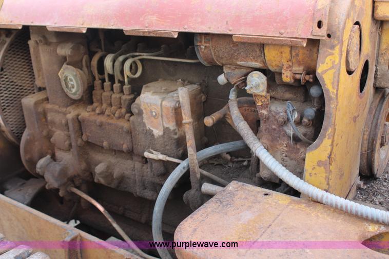 image for item H6977 1946 Caterpillar D4 track loader