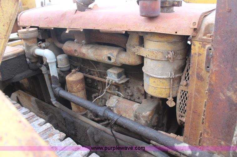 image for item H6977 1946 Caterpillar D4 track loader