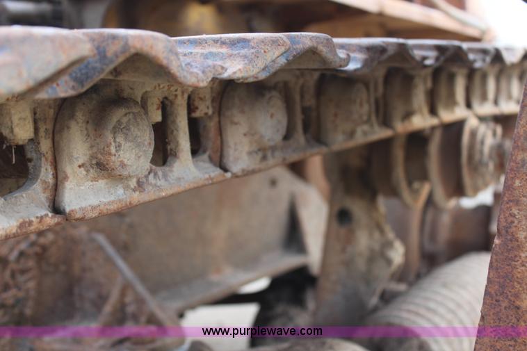 image for item H6977 1946 Caterpillar D4 track loader
