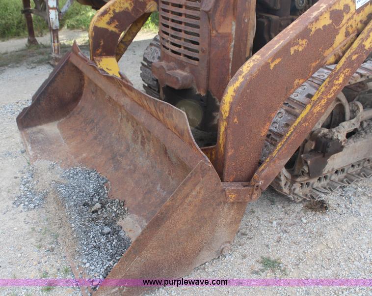 image for item H6977 1946 Caterpillar D4 track loader