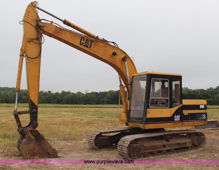 image for item H6996 1992 Caterpillar E120B excavator