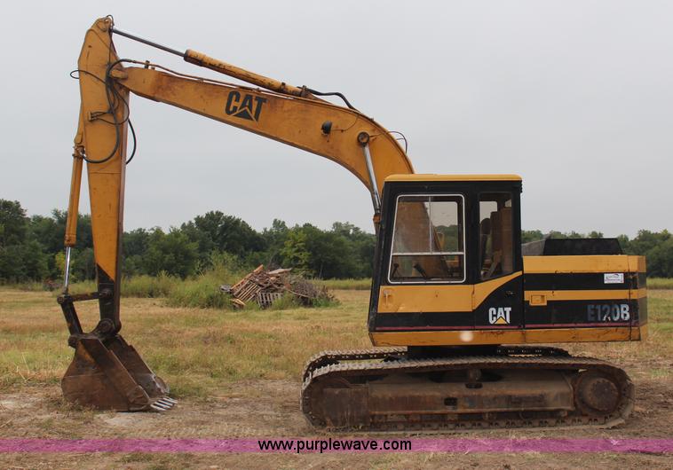 image for item H6996 1992 Caterpillar E120B excavator