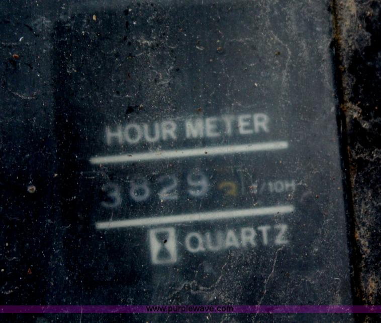 image for item H6996 1992 Caterpillar E120B excavator