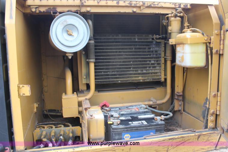 image for item H6996 1992 Caterpillar E120B excavator