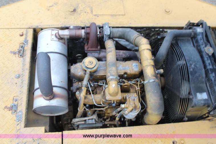 image for item H6996 1992 Caterpillar E120B excavator