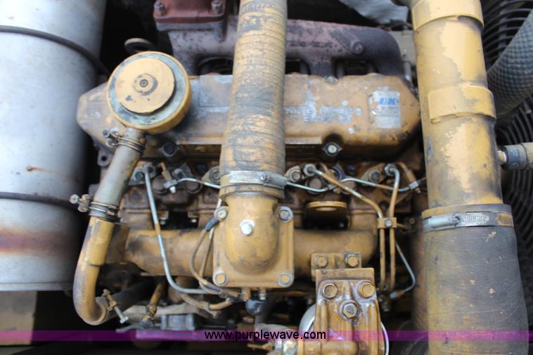 image for item H6996 1992 Caterpillar E120B excavator