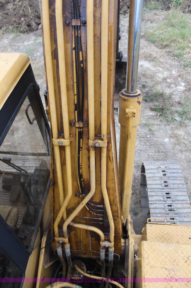 image for item H6996 1992 Caterpillar E120B excavator