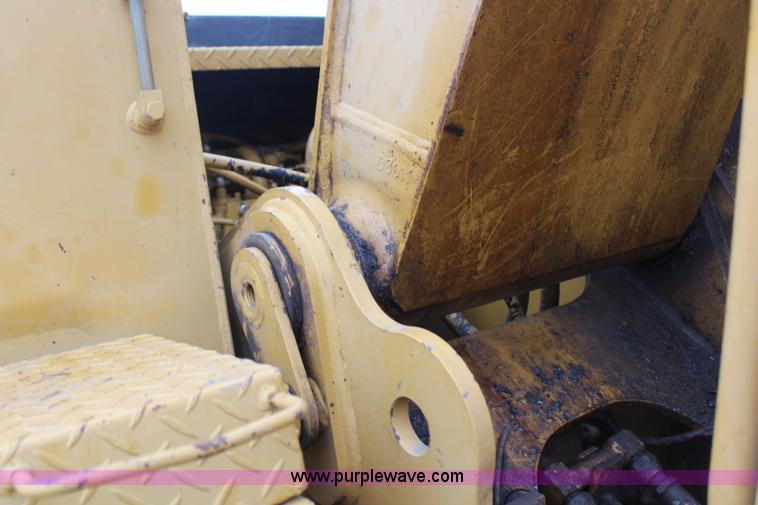 image for item H6996 1992 Caterpillar E120B excavator