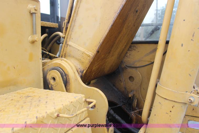 image for item H6996 1992 Caterpillar E120B excavator