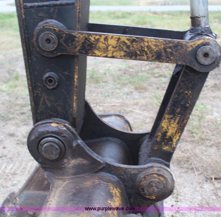 image for item H6996 1992 Caterpillar E120B excavator