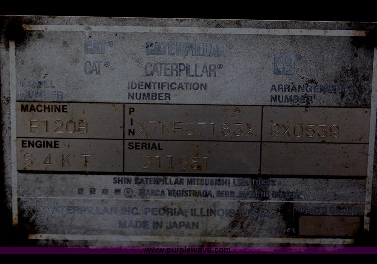 image for item H6996 1992 Caterpillar E120B excavator